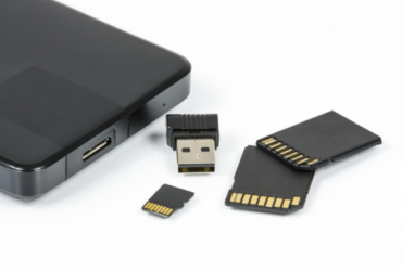 Memory cards and flash memory